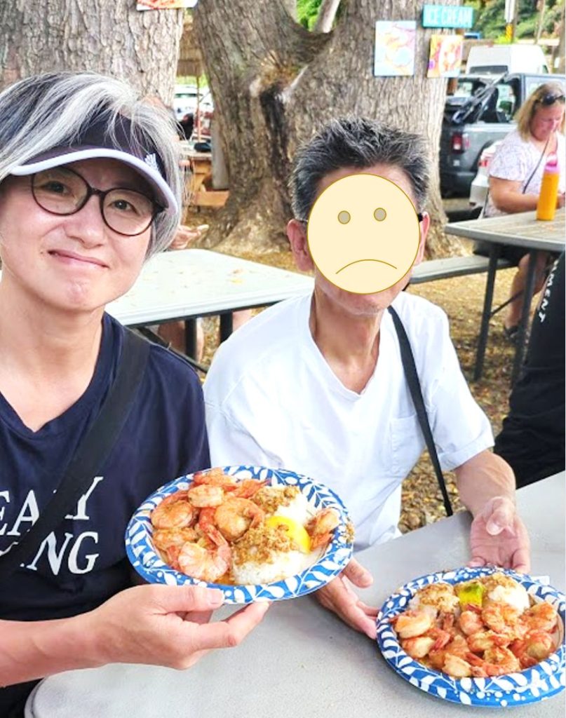 ガーリックシュリンプを食べる